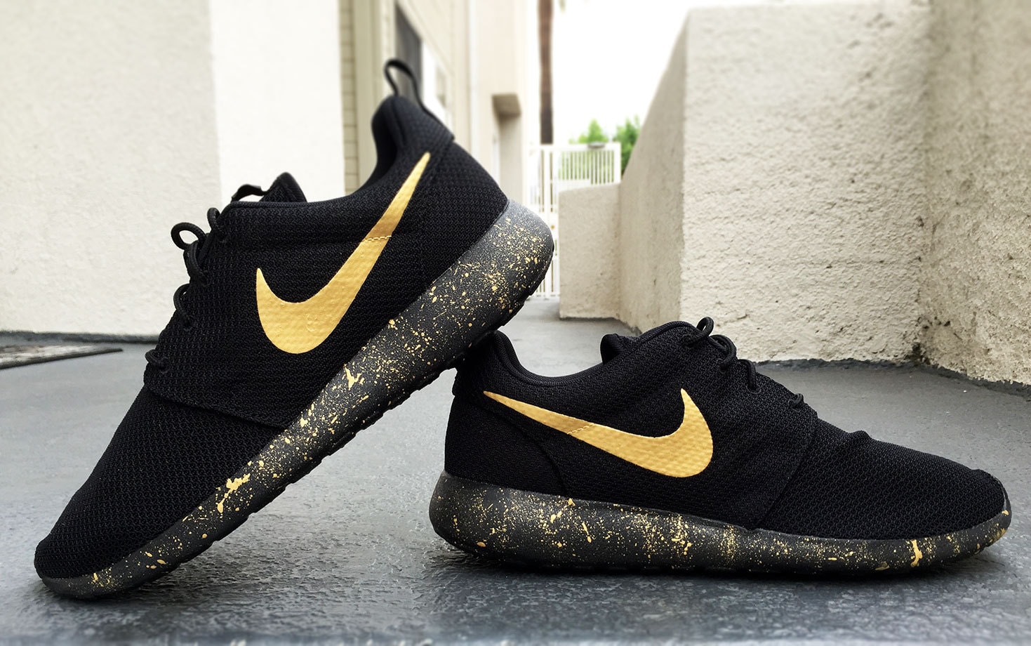 nike roshe men gold