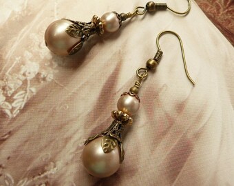 CHAMPAGNE SWAROVSKI PEARL Earrings Gold Antique Taupe Cream Ivory Coffee Drop Vintage lace brass jewellery victorian jewelry wedding bridal