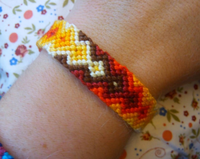 Friendship Bracelet, Macrame, Woven Bracelet, Wristband, Knotted Bracelet, String bracelet, Best friend Bracelet - Aztec Arrow