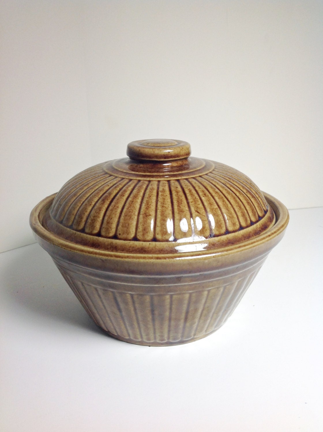 STONEWARE CASSEROLE Bowl Dish and Lid USA Brown Ribbed Vintage