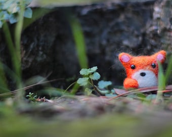 Needle Felted Fox, Wool Felt Animal, Fox Miniature, Fox Soft Sculpture, Fox Plush, Needle Felted Animal, Woodland, Eco Friendly Fox
