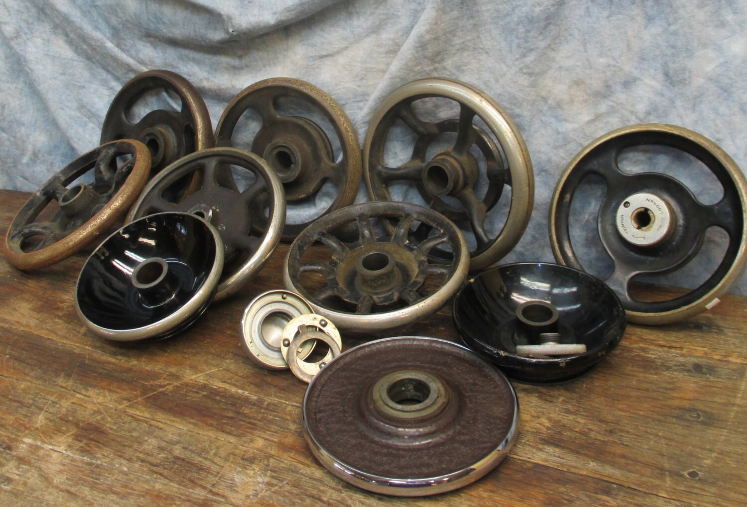 Lot Vintage Sewing Machine Wheels Cast Iron Singer Hand Crank Gear