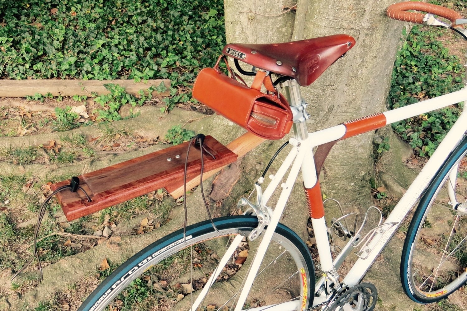 Seat post mounted bike rack / cargo carrier hand by MSGEngineering