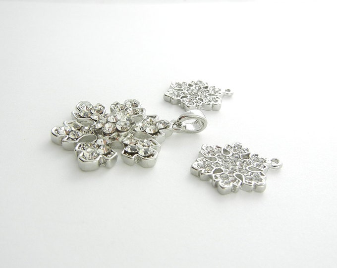 Sweet Silver-tone Snowflake Charms and Pendant Rhinestones Set