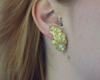 Vintage Goldtone Clip-on Earrings with Rhinestones