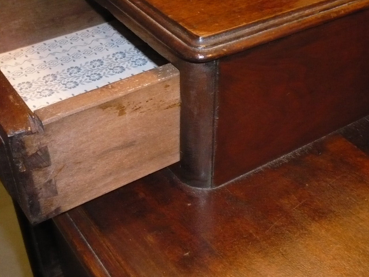 Fabulous Victorian Eastlake Walnut Dresser
