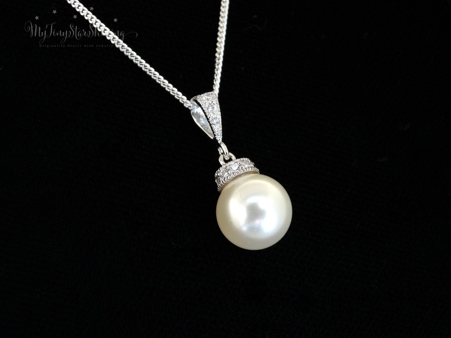 Bridal Necklace Ivory Pearl Necklace Pendant Necklace Cream