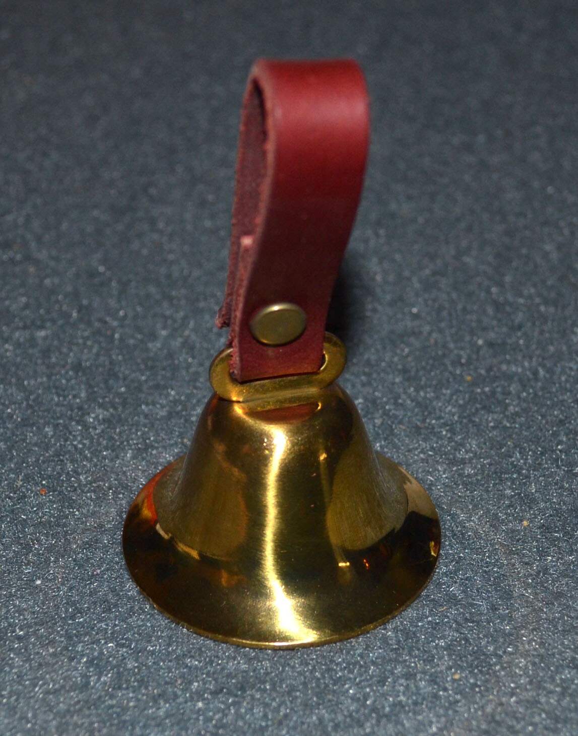 Warner traditional deluxe sportsman brass dog collar bell with