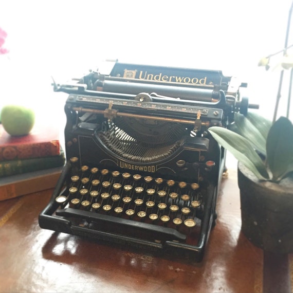 Antique Underwood Typewriter 1915 No. 5 cast iron