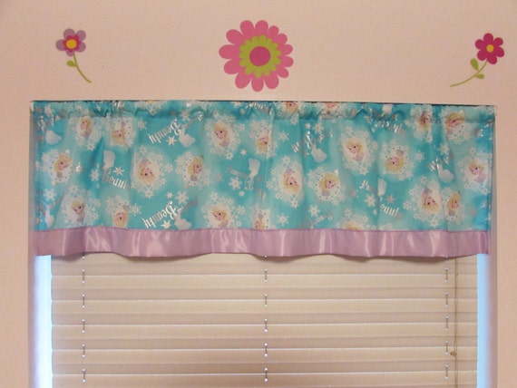 Disney Frozen curtains/cotton valance