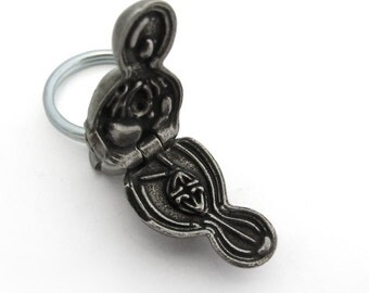 Yeast Cell Keychain, Saccharomyces cerevisiae, Homebrewing, Microbiology Keychain, Microbe, Cytology, Mycology Keychain or Necklace