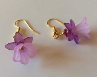 Lucite flowers earrings with swarovski beads - Handmade - Womens Jewelry