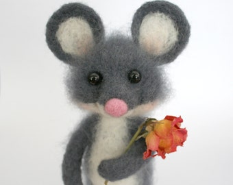 Mouse.Needle Felted Mouse.Gray Mouse. Felted Mouse with Flowers.Soft Sculpture.Felted Animal.Cute Miniature.Made to order.