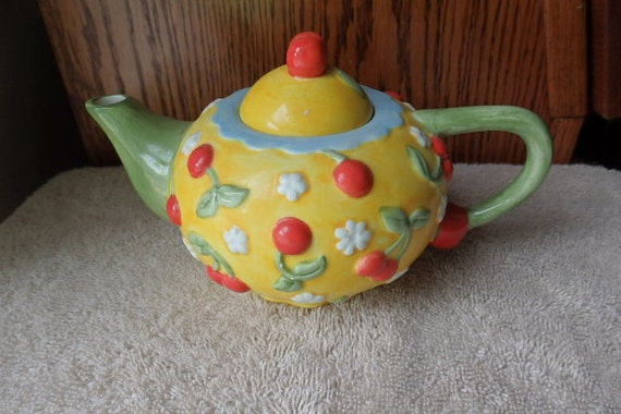 oneida ceramic teapot