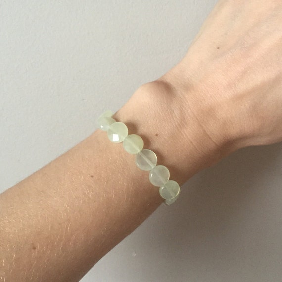 Acupressure Bracelet for nausea New Jade by Inner Gate