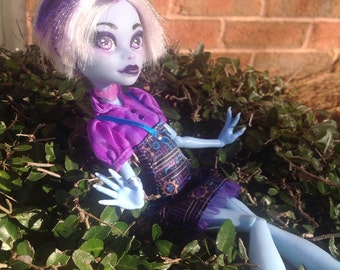 Custom OOAK Repaint Monster High/Ever After High