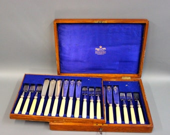 Mappin and Webb fish-cutlery including cutlery box