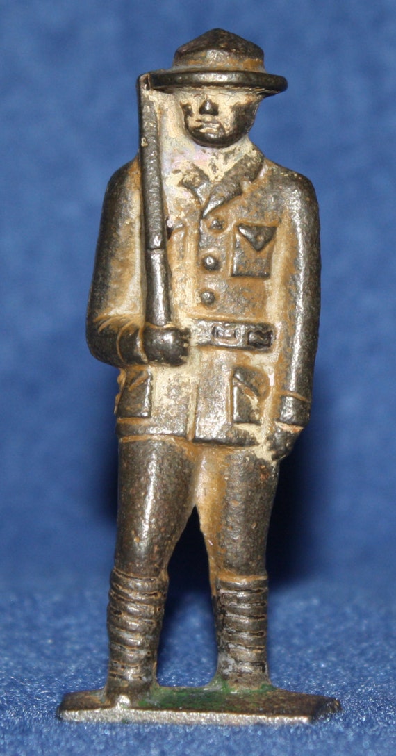 1930s Grey Iron "Doughboy" Toy Soldier