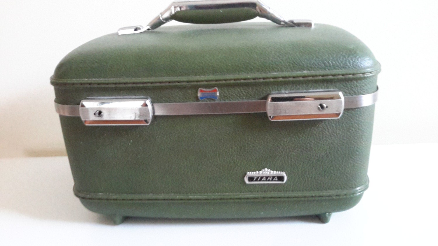 Vintage American Tourister Train Case. Green
