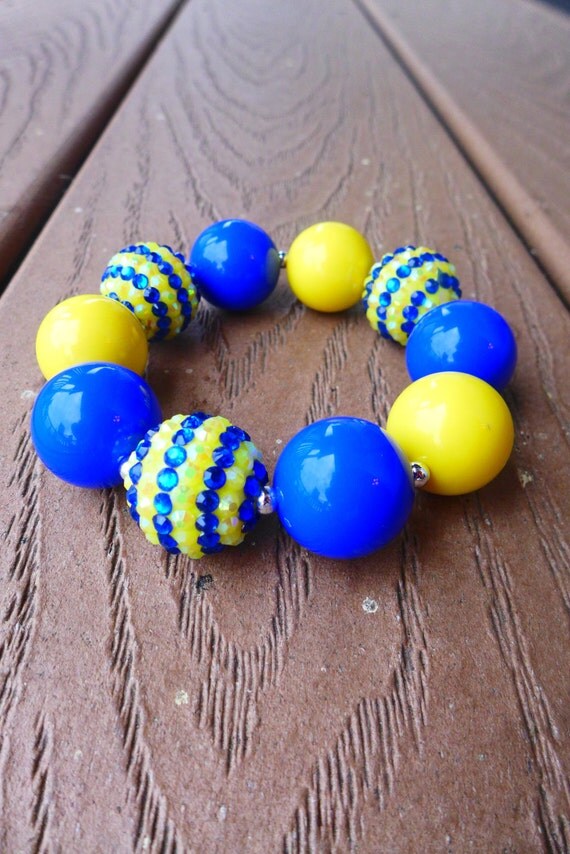 MINION Despicable Me Inspired Blue and Yellow Bling Bubblegum Bead Chunky Bracelet (Child Large or Adult Regular)