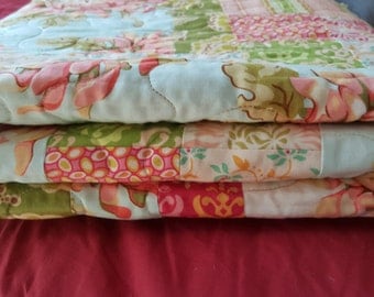 Scrappy Quilt, Patchwork Quilt, Cotton Quilt, Throw, Quilted Throw, Cotton Throw, Floral quilt, Ready to ship, one of a kind