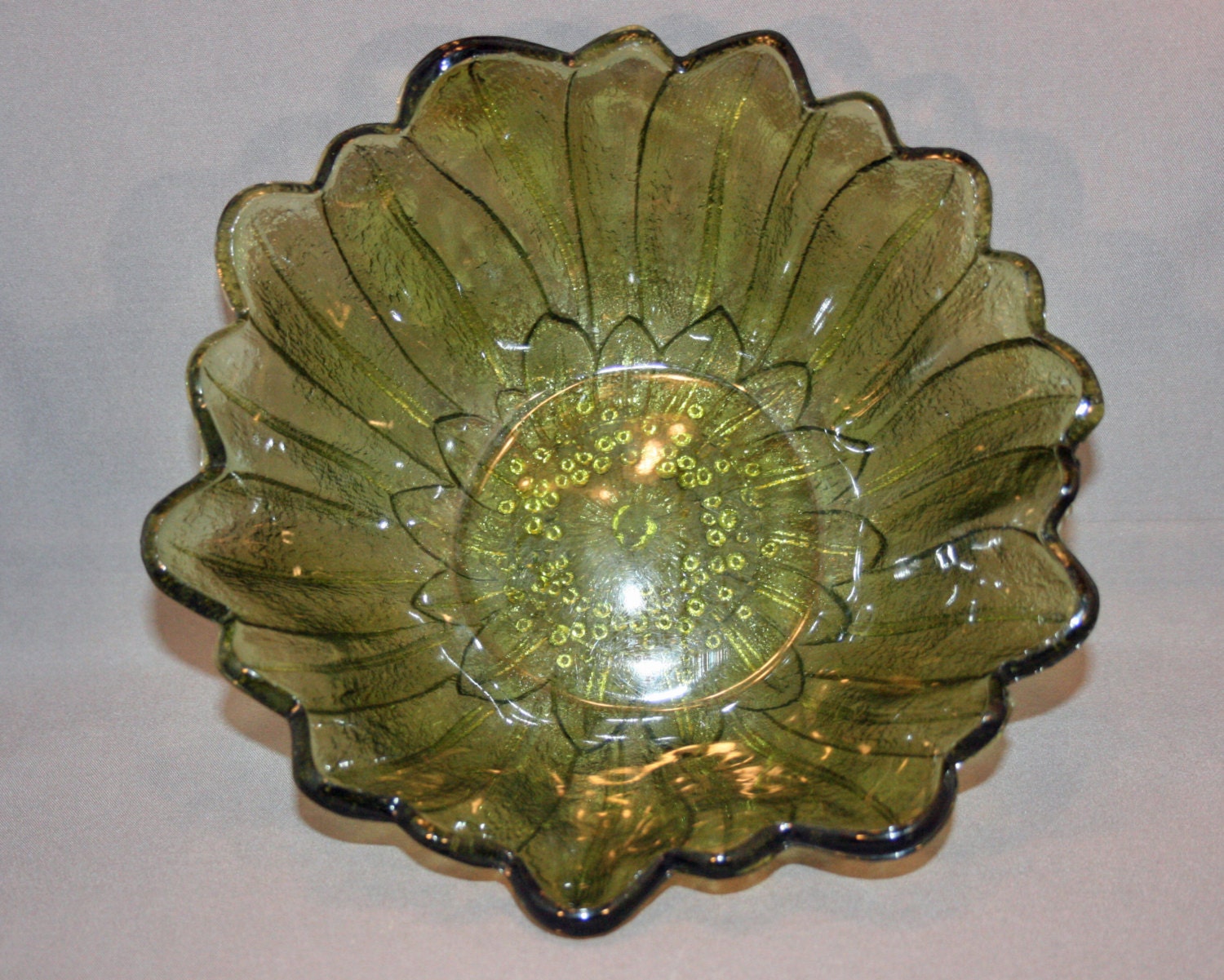 Vintage Indiana Glass Co Lily Pons Green Glass Bowl scalloped edge ...