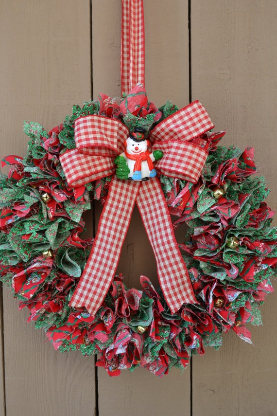 Holiday Straw Wreath with Fabric Squares