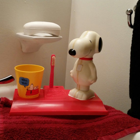 Vintage Snoopy Brusha Brusha Toothbrush by DeaniesBuyDesign
