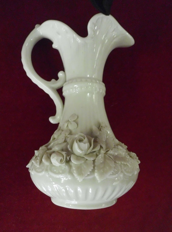 Irish Belleek 6 tall 'Aberdeen' Vase with
