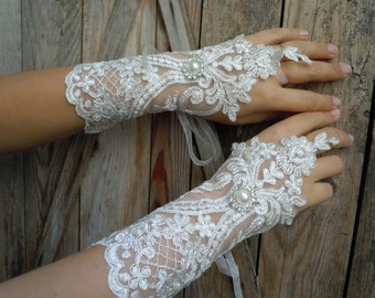 Ivory lace gloves / bridal gloves,french lace gloves ,fingerless, wedding glove,bridal accessories
