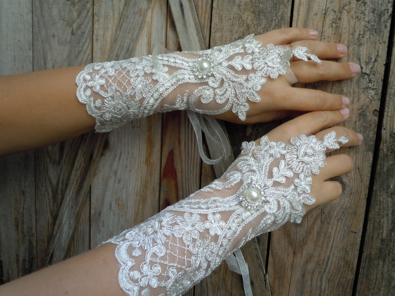 Ivory lace gloves / bridal glovesfrench lace gloves