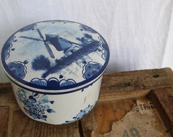 Windmill Tin, blue and white, kitchenalia, shabby chic, interior design, vintage decor, rustic tin, blue white kitchen, French writing