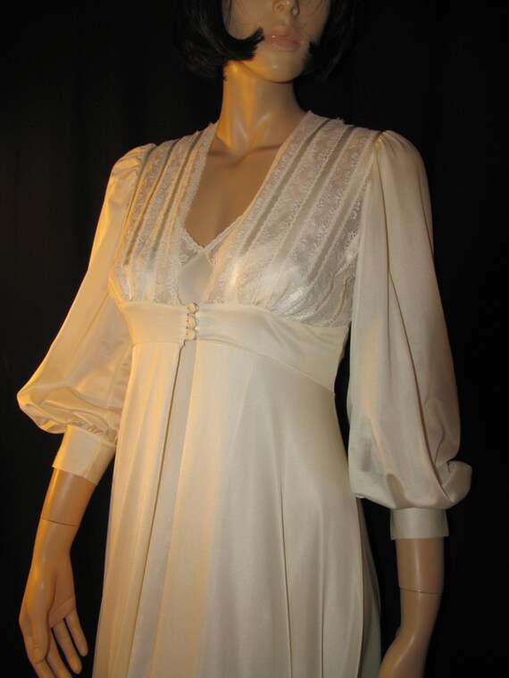 Vintage Lily of France Cream Nightgown & Peignoir Set Petite