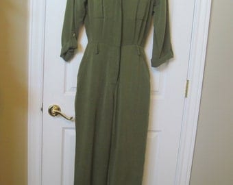 VTG romper one-piece army green jump suit//romper//jumper size 4 GORGEOUS