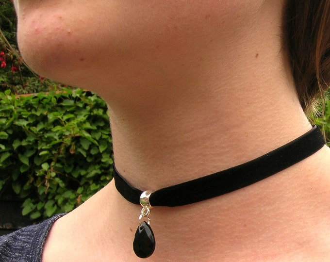 Velvet choker necklace with black teardrop pendant and a width of 3/8”black Ribbon Choker Necklace (pick your neck size)