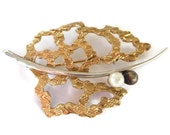 Vintage 9 kt Gold Pearl Brooch, Abstract Brutalist Design, Stylised Leaf ,1950's Jewellery