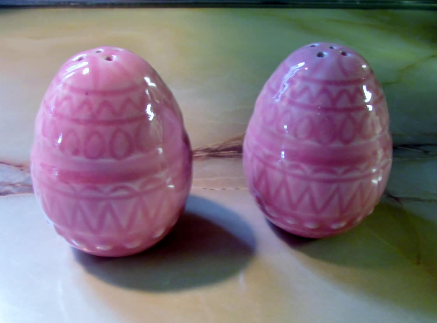 Salt & Pepper Shakers Egg Shaped Pretty in Pink by BreezyJunction
