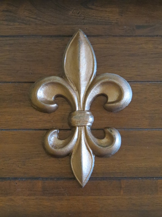 Fleur de Lis Wall Decor / Cast Iron Wall Sign / French Country Cottage  Style Wall