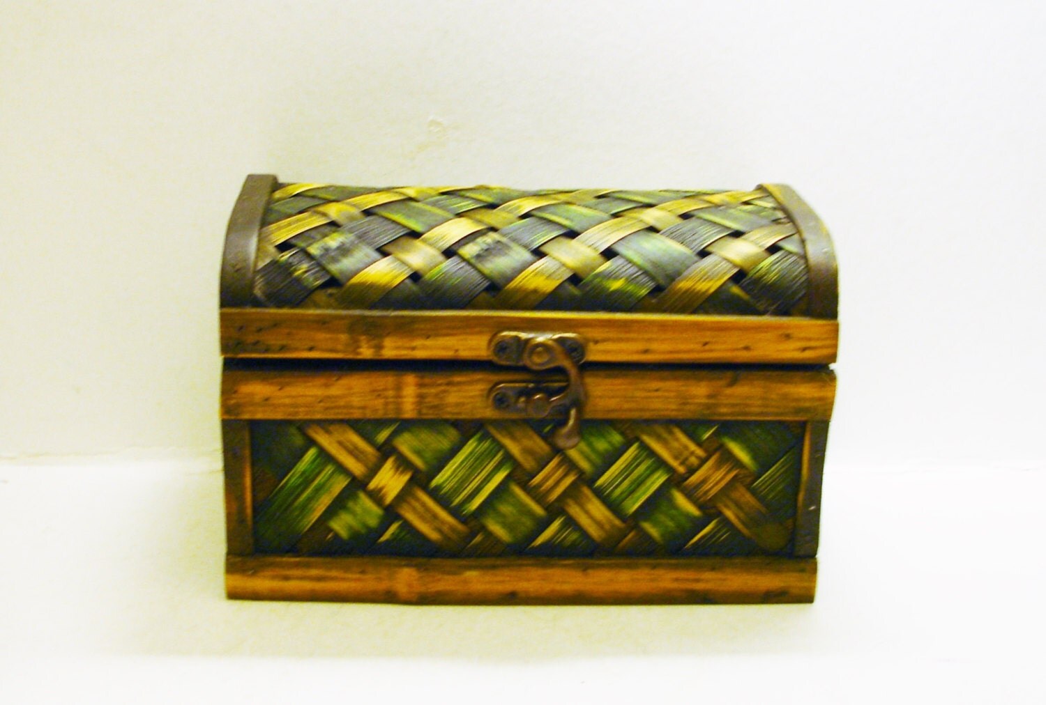 Wicker Storage Box Medium Size with Tinted Green & Gold Natural FibersHandcrafted Haute Juice