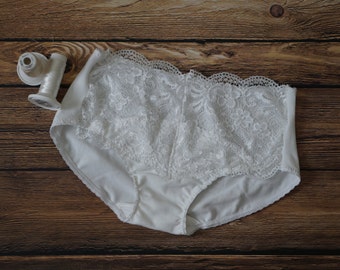 Items similar to White Lace Bridal Panties - Lace Bridal Panties ...