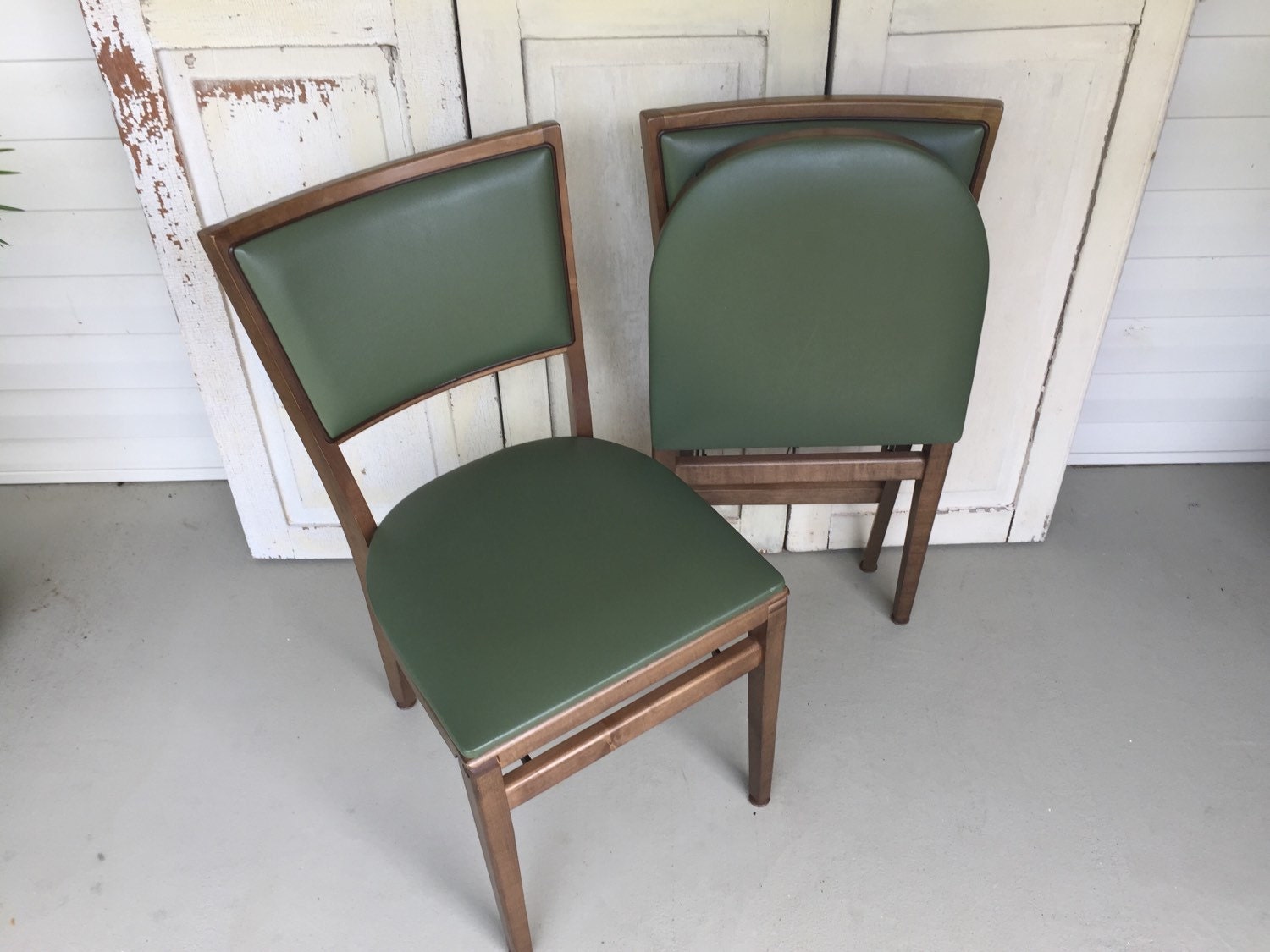 Vintage Stakmore Folding Chairs mid-century modern style. Set of 2