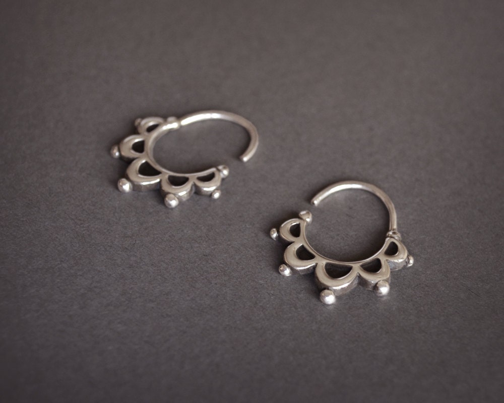 Flower Hoop Earring Silver Unique Silver by AlejandraGiannoni