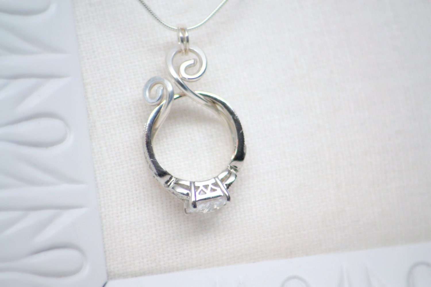 Magic Ring  Holder Necklace  Wedding  Engagement  Ring  Holder