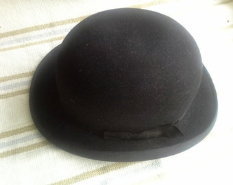 Perfect vintage bowler hat made in 20's with box