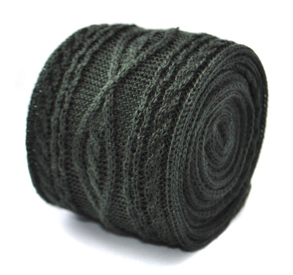 Items similar to plain dark green knitted tie with cable knit design by