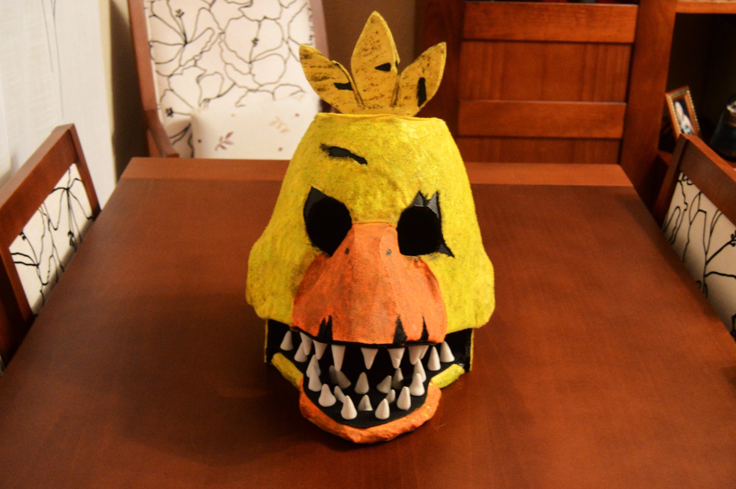Chica Mask / Cosplay inspired in Five Nights at Freddy's.