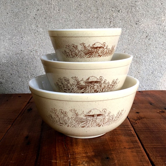 Pyrex Nesting Bowl Set of 3 Mushrooms Forest by PickleandCo