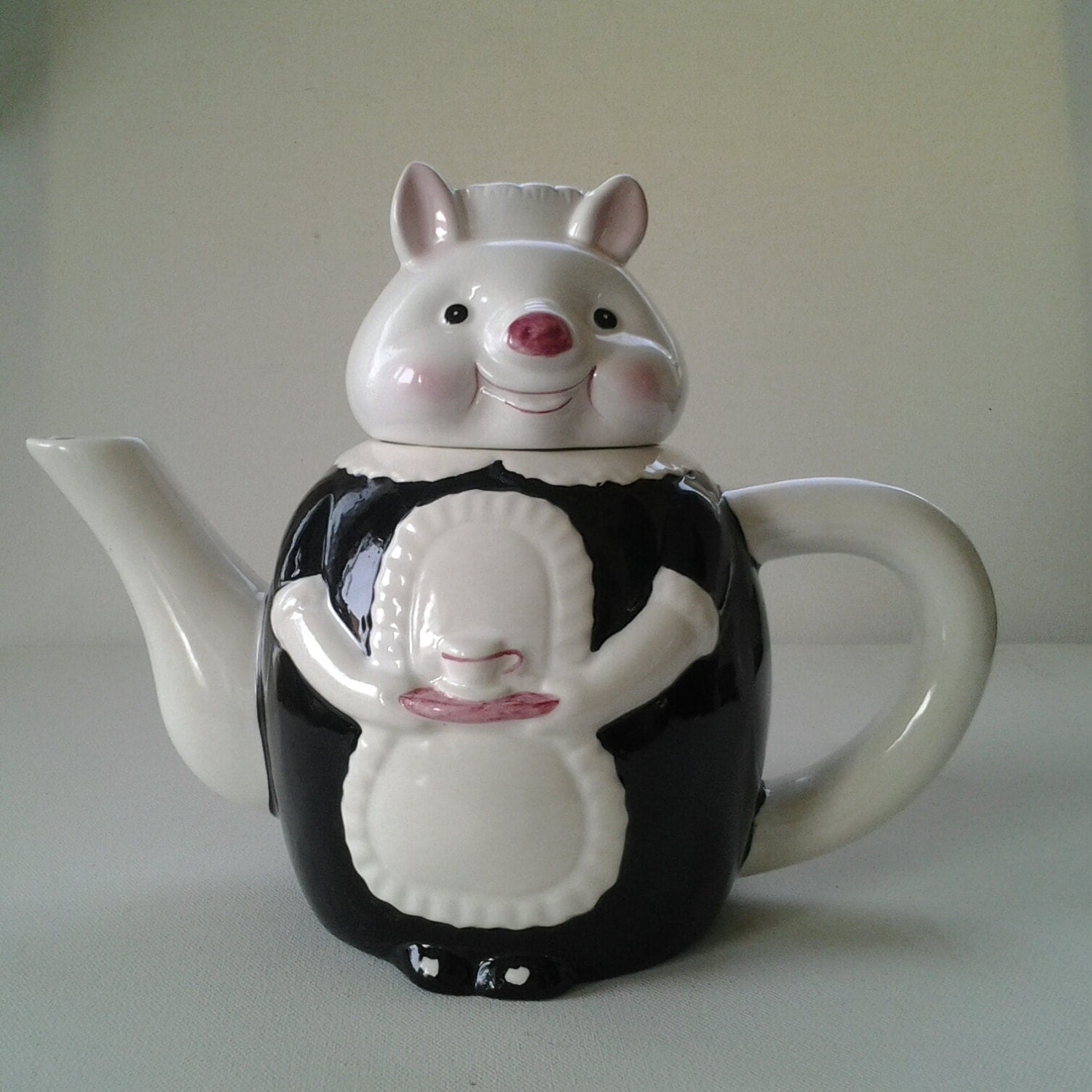 Cute maid teapot / ceramic piggy teapot Haute Juice