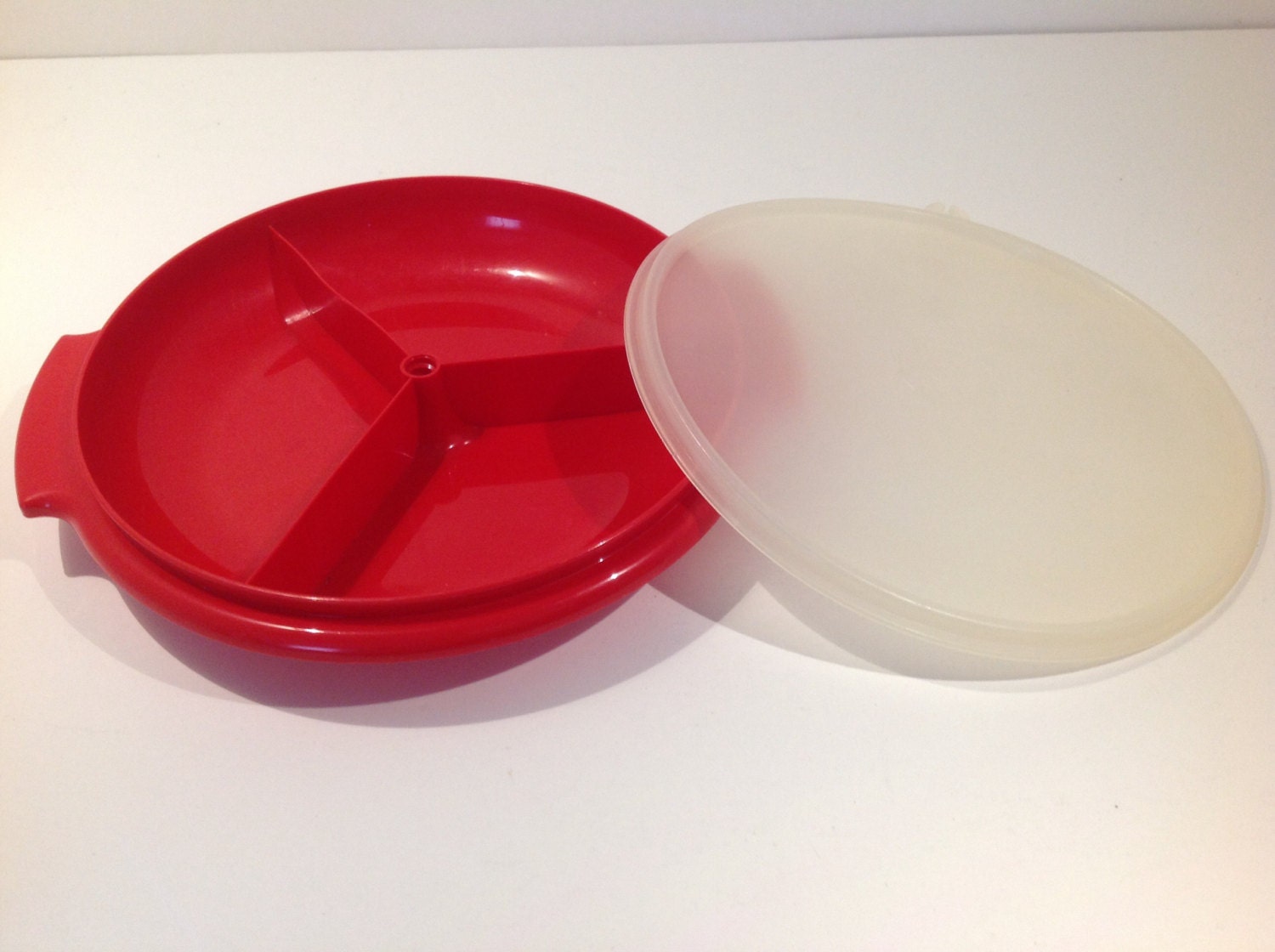 Tupperware Suzette divided relish veggie tray with lid 608 229 size Y