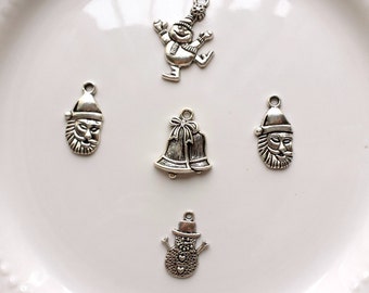 Christmas charms x 5, Silver tone charms, Tibetan silver charms, Silver tone Christmas charms, Christmas charm pack